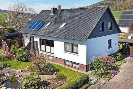 Haus zum Kaufen in Emmerthal 300.000,00 € 192 m²