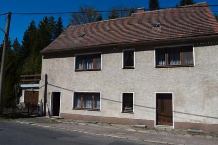 Einfamilienhaus - 59.000,00&nbsp;EUR Kaufpreis, ca.&nbsp; 95,00&nbsp;m&sup2; in Halsbrücke (PLZ: 09633)