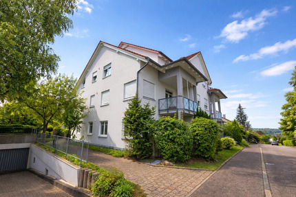 IM NIVEUVOLLEN HAUS: Großzügige 2- Zimmer EG- Wohnung in guter Lage von Sigmaringen zu verkaufen