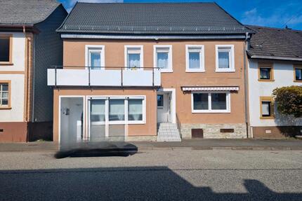 Ehemaliges Geschäftshaus - 280.000,00&nbsp;EUR Kaufpreis, ca.&nbsp; 200,00&nbsp;m&sup2; in Birkenfeld (PLZ: 55765)