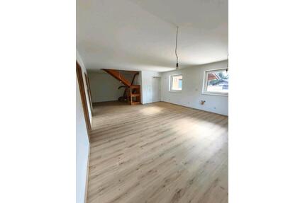 3 Zimmerwohnung mit Balkon - 800,00&nbsp;EUR Kaltmiete, ca.&nbsp; 110,00&nbsp;m&sup2; in Bernried (PLZ: 94505)