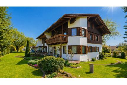 Ein- Zweifamilienhaus mit 1945 qm Grundstück & 3 Garagen - Reisbach Englmannsberg