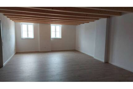 Großzügige 2-ZImmer-Wohnung in Geisenhausen