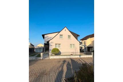 Mietwohnung - 1.350,00&nbsp;EUR Kaltmiete, ca.&nbsp; 100,00&nbsp;m&sup2; in Lampertheim (PLZ: 68623)