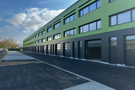 Moderne Gewerbehallen mit Büro Bad Krozingen bei Freiburg - Breisgau - A5