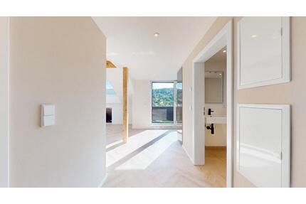 Helle 2,5 Zi.-Dachgeschosswohnung in Weinstadt-Schnait