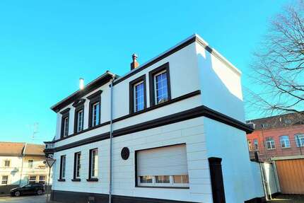 Haus zum Kaufen in Bedburg 480.000,00 € 306 m²