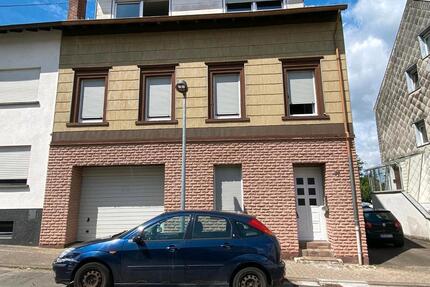 Einfamilienhaus - 330.000,00&nbsp;EUR Kaufpreis, ca.&nbsp; 170,00&nbsp;m&sup2; in Saarbrücken (PLZ: 66125) Dudweiler
