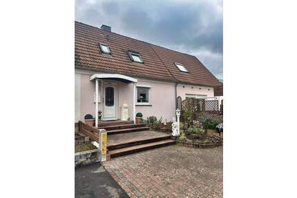 Doppelhaushälfte mit großer Terrasse! - Großenlüder