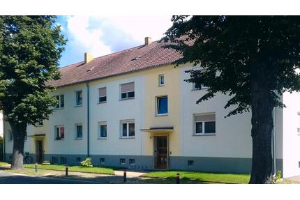 Wohnen mit Dorfcharme - gemütliche 3-Raum-Erdgeschosswohnung mit Dusche - Hoyerswerda