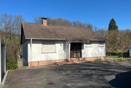 Haus mit großem Grundstück in Volkenrath - Reichshof