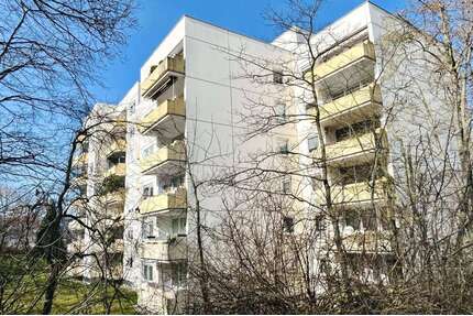 Wohnung zum Kaufen in Stuttgart 275.000,00 € 77 m²