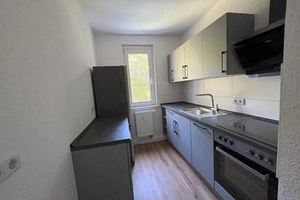 Der Preis ist heiß!!! befristet!!Einziehen und Wohlfühlen...schöne 2-Zimmer-Wohnung, Einbauküche gegen Aufpreis möglich, sofort einzugsfertig - Zwickau Eckersbach