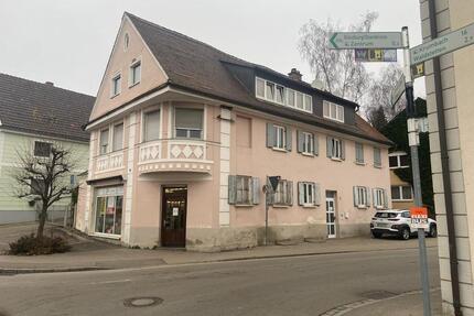 Angeboten wird 2 Wohneinheiten Erdgeschoss in 89335 - Ichenhausen
