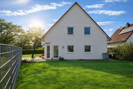 Wohnkomfort trifft Energieeffizienz - Moderne Doppelhaushälfte mit Climatic-Wandsystem von LUX - Rüsselsheim am Main