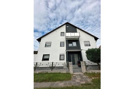 Helle 3,5 Zimmer - Dachgeschoss Wohnung mit Balkon - Nürnberg Eibach