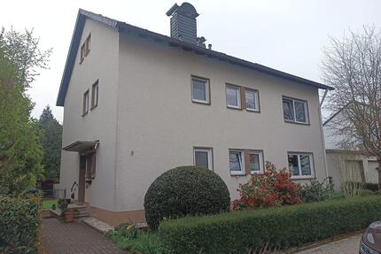 Zweifamilienwohnhaus im Grünen, zentral gelegen, Ausbaupotential - Remagen