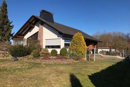 Haus zum Kaufen in Borgentreich 299.000,00 € 264 m²