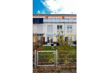 Top-Einfamilienhaus in Adelsdorf mit zwei Stellplätzen