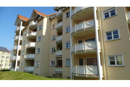 Modernisierte Erdgeschosswohnung mit Balkon und Badewanne in ruhiger Lage - Stadtilm