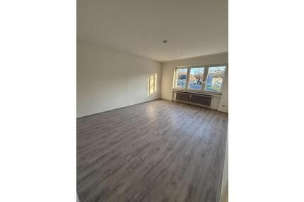 ren. 3,5-Raum-Wohnung mit zwei Balkonen und zwei Badezimmern auf ca. 101 m² zu vermieten - Mülheim an der Ruhr Dümpten