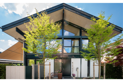 Haus zum Kaufen in Augsburg 2.400.000,00 € 243 m²