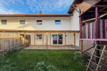 Haus zum Mieten in Großkarolinenfeld 2.150,00 € 175 m²