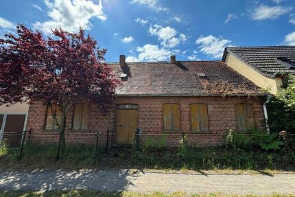 Backsteinhaus mit Nebengelass | 550qm Grundstück | - Stendal