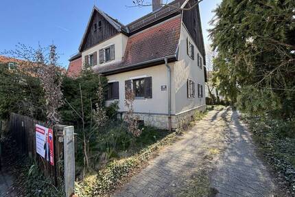 Doppelhaushälfte für Kreative - 359.000,00&nbsp;EUR Kaufpreis, ca.&nbsp; 90,00&nbsp;m&sup2;&nbsp;Wohnfl&auml;che in Regensburg (PLZ: 93055) Schwabelweis