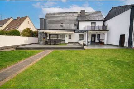 Haus zum Mieten in Sankt Augustin 2.800,00 € 221 m²