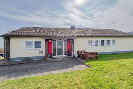 Haus zum Kaufen in Blankenheim 299.000,00 € 146 m²