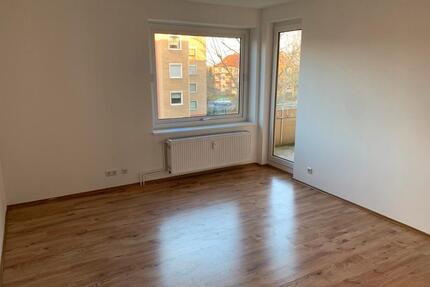 Erstbezug nach Sanierung: Lichtdurchflutetes Zuhause mit Balkon und moderner Dusche - Salzgitter