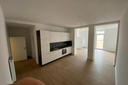 70 qm Etagenwohnung im 2. OG mit Balkon, Wohn- und Schlafzimmer, - Solms