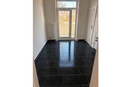 Geräumige 4-Zimmer-Wohnung in der Hartungstraße - Cuxhaven