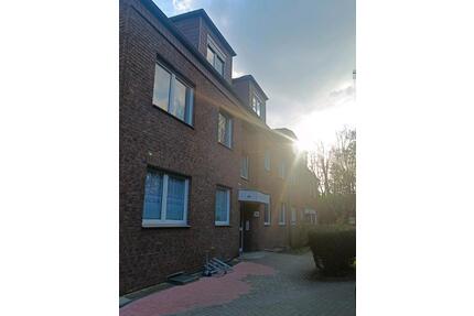 schöne Wohnung mit Balkon und Parkplatz 70m2 WBS Schein - Duisburg Walsum