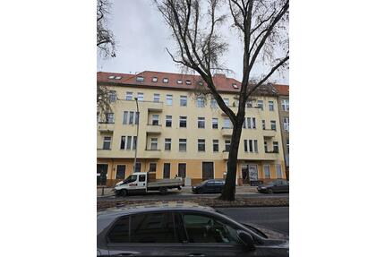 Dachgeschosswohnung am U - Bahn Scharnweberstr. - Berlin Reinickendorf