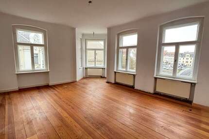 Wohnung zum Kaufen in Zittau 89.000,00 € 105 m²