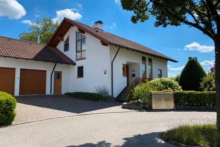 Einfamilienhaus in ruhiger Lage mit guter Verkehrsanbindung - Landau an der Isar