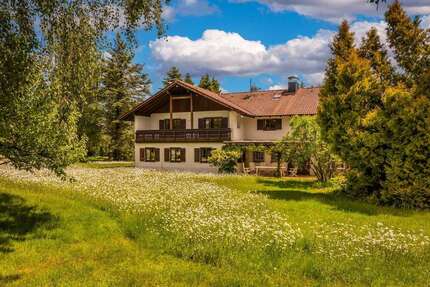 Haus zum Kaufen in Buch am Buchrain 1.950.000,00 € 400 m²