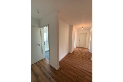 Helle 4-Zimmer-Wohnung mit Balkon & TG in ruhiger Lage - Kaufbeuren