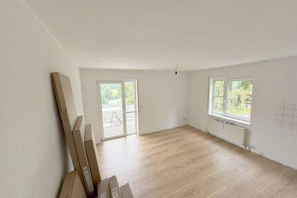Sehr schöne, helle 2 Zi-Whg mit großem Süd - Balkon, AA und EBK in Möckmühl - Ruchsen