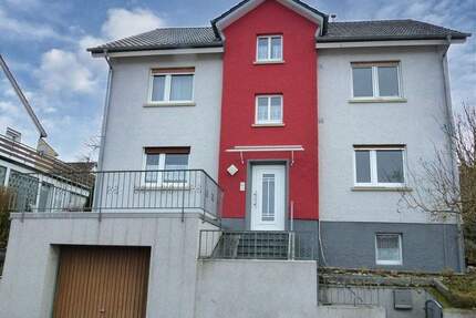 Gepflegtes Zweifamilienhaus mit Flair und schönem Garten! - Neckarbischofsheim