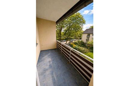 Krefeld | Helle 3-Zi-Wo | 2. OG | gr. Balkon | Nähe