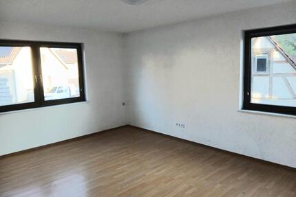 große Wohnung in Kleinsteinach zu vermieten - Riedbach