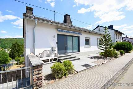 Haus zum Kaufen in Sonnenberg-Winnenberg 245.000,00 € 178 m²