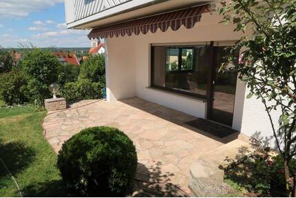 Sehr schöne, helle 2,5 Zi.-Wohnung, exkl. EBK, große Terrasse, ruhige gefragte Lage von Holzheim. - Göppingen / Holzheim