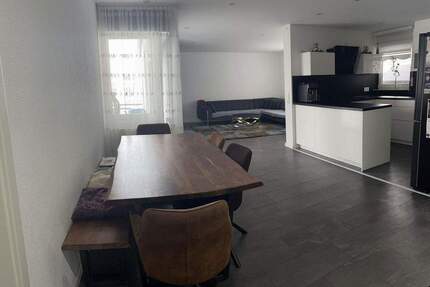 Schöne 3,5 Zimmer Wohnung in zentrale Lage - Böblingen