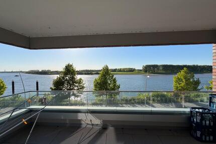 Vollmöblierte Neubau-Wohnung direkt am Geysir inkl. TG Platz! - Monheim am Rhein