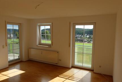 Helle, ruhige 3-Zi.Whg. mit Südbalkon, ab sofort von privat - Nabburg