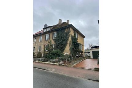 sanierungsbedürftiges Mehrfamilienhaus im Zentrum von Laage